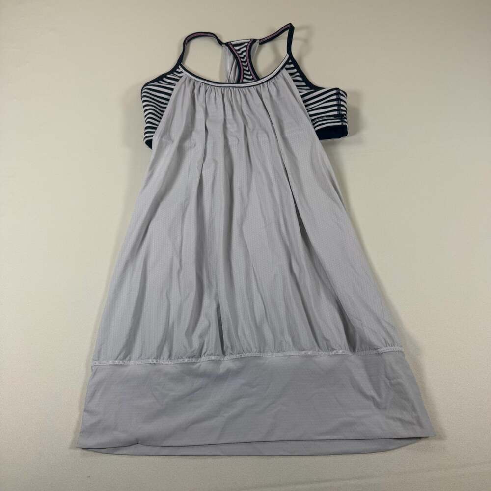 Lululemon No Limits Tank Top with built in sports bra size 8 excellent condition